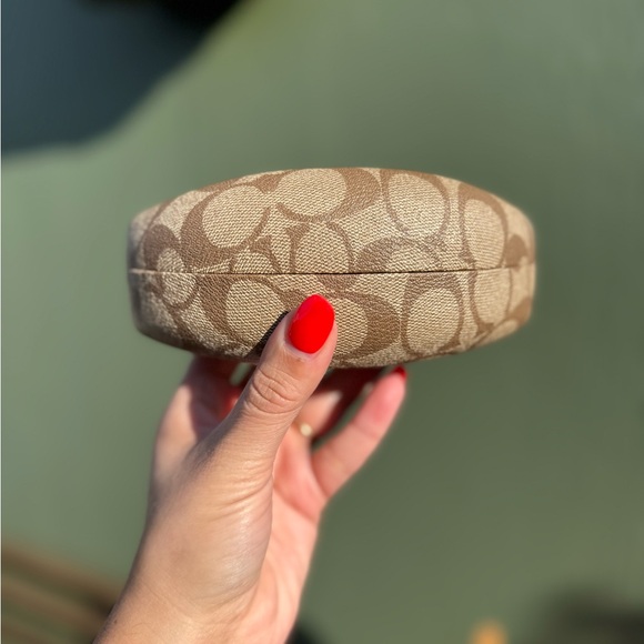 Coach sunglasses case - Picture 2 of 6